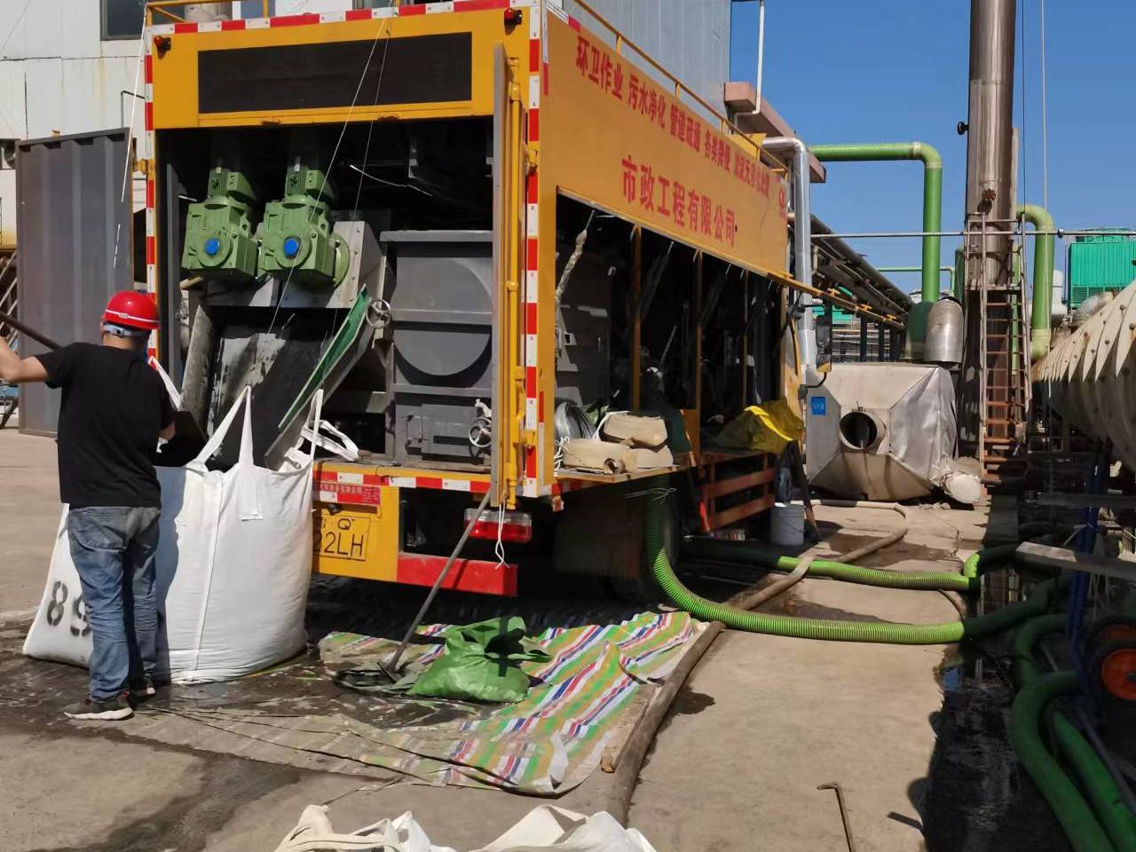 蕉岭淤泥压干处理